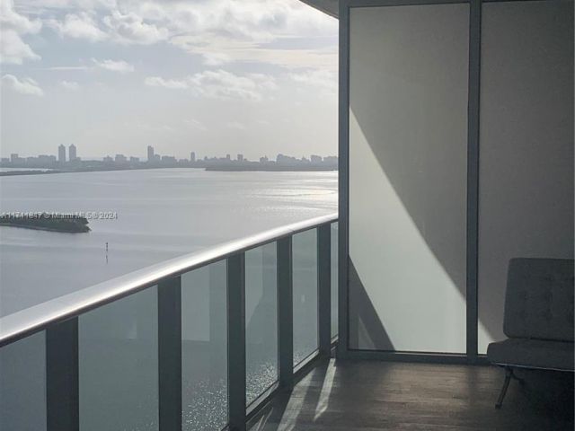 Apartment for sale  Unit #2705 - photo 5801318