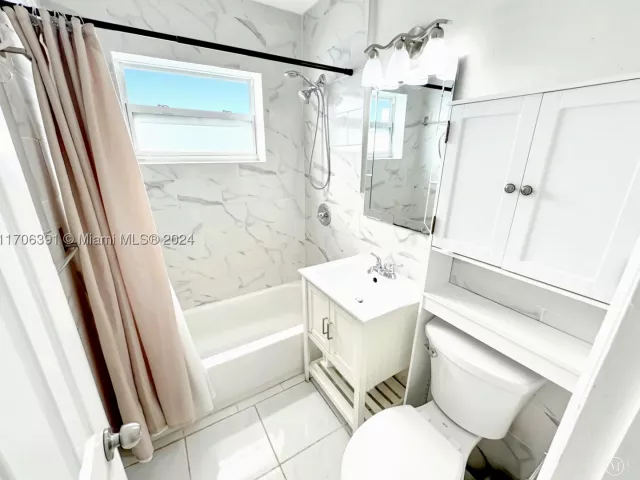 2-bedroom home for sale in Fort Lauderdale - 1820 SW 11th Ct - MondialRealty