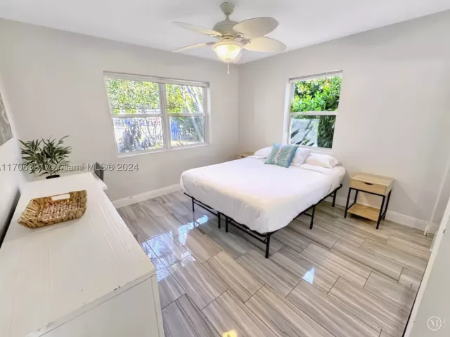 2-bedroom home for sale in Fort Lauderdale - 1820 SW 11th Ct - MondialRealty