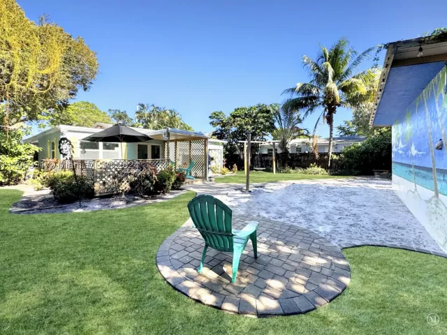 2-bedroom home for sale in Fort Lauderdale - 1820 SW 11th Ct - MondialRealty