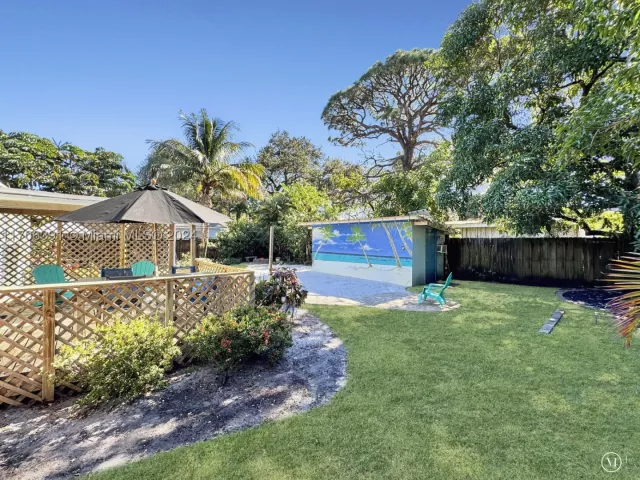 2-bedroom home for sale in Fort Lauderdale - 1820 SW 11th Ct - MondialRealty