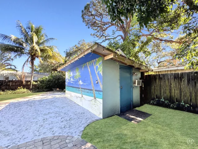2-bedroom home for sale in Fort Lauderdale - 1820 SW 11th Ct - MondialRealty