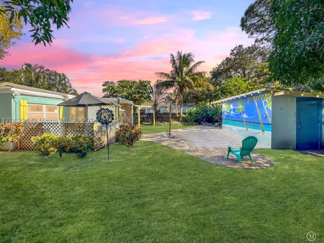 2-bedroom home for sale in Fort Lauderdale - 1820 SW 11th Ct - MondialRealty