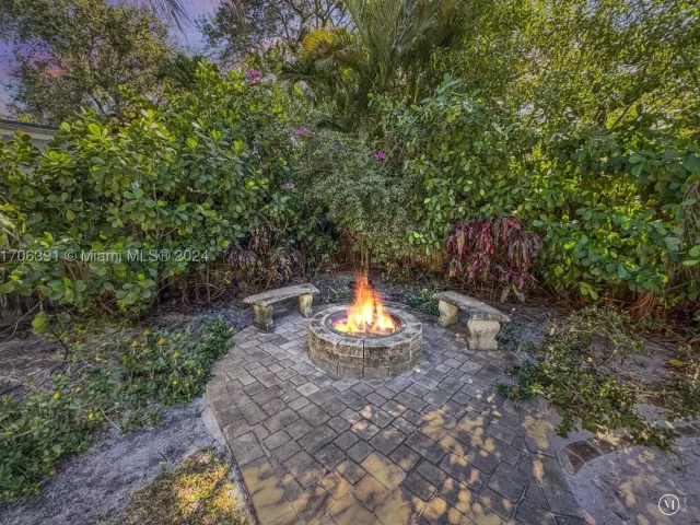 2-bedroom home for sale in Fort Lauderdale - 1820 SW 11th Ct - MondialRealty