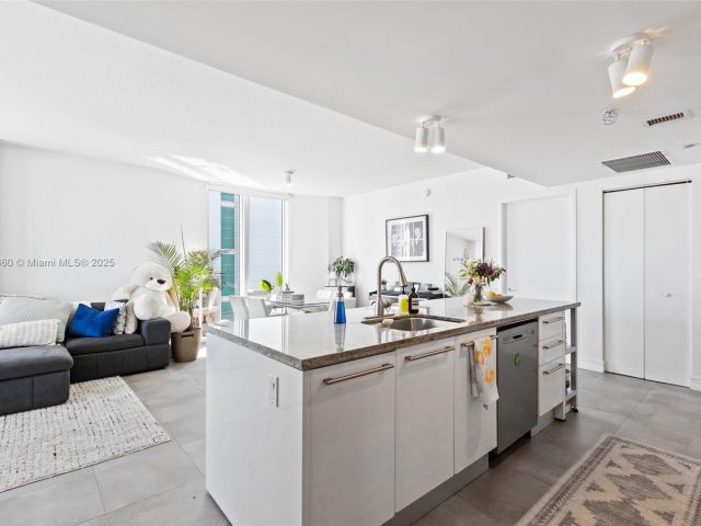 Apartment for sale  Unit #3111 - photo 5618203