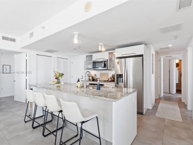 Apartment for sale  Unit #3111 - photo 5618204