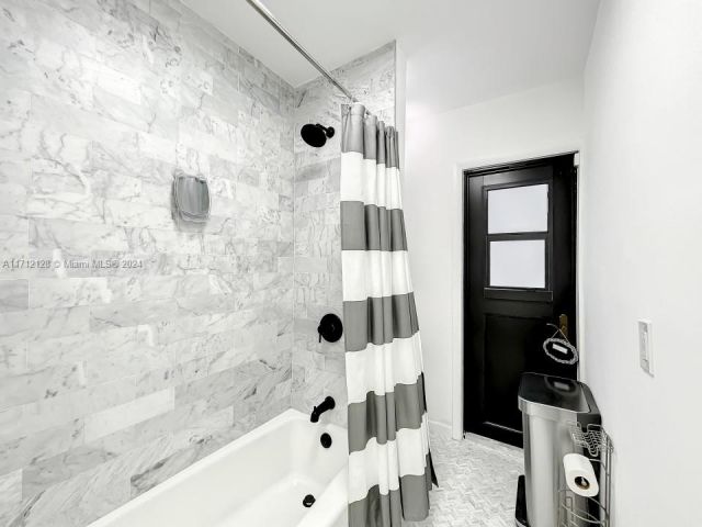 Home for sale at 3351 NE 164th St - photo 5581802