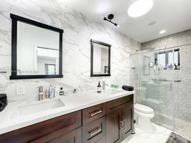 Home for sale at 3351 NE 164th St - photo 5581805