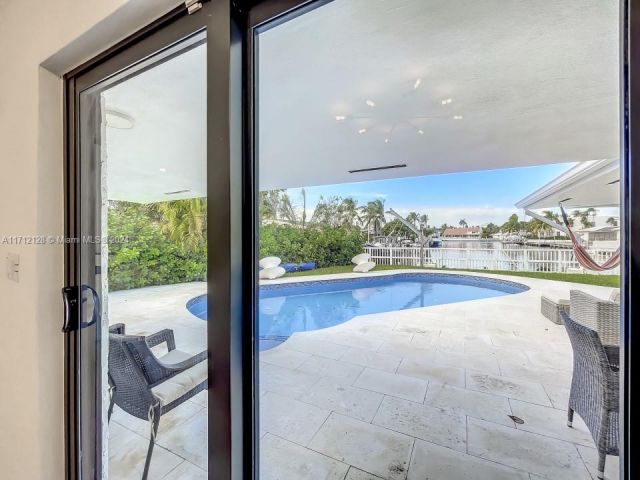 Home for sale at 3351 NE 164th St - photo 5581810