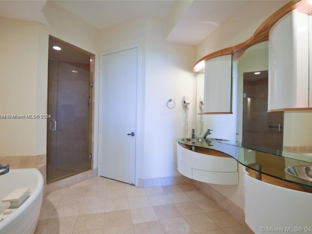 Apartment for sale  Unit #606 - photo 5659782