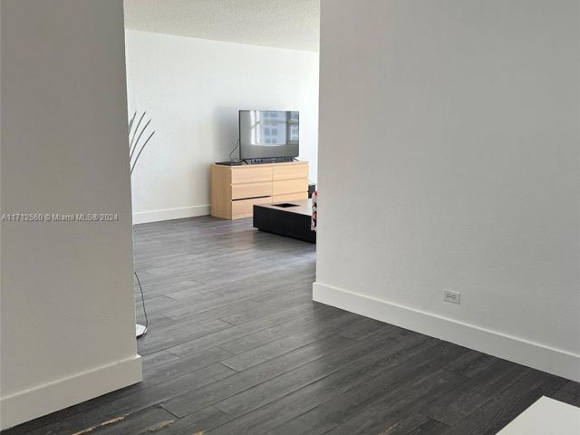 Apartment for sale  Unit #1070S - photo 5604698