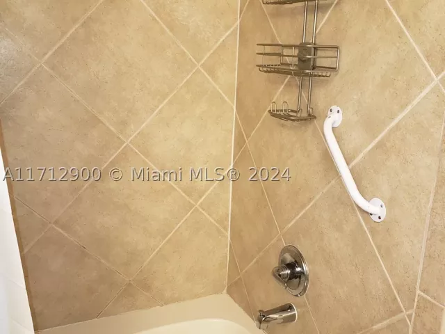 3-bedroom condo for rent in Hallandale Beach - 2080 S Ocean Dr 311 - MondialRealty