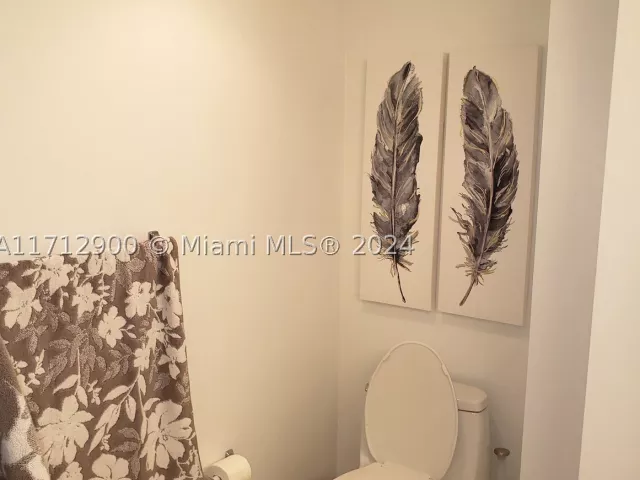3-bedroom condo for rent in Hallandale Beach - 2080 S Ocean Dr 311 - MondialRealty