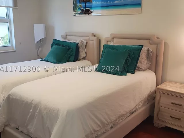 3-bedroom condo for rent in Hallandale Beach - 2080 S Ocean Dr 311 - MondialRealty