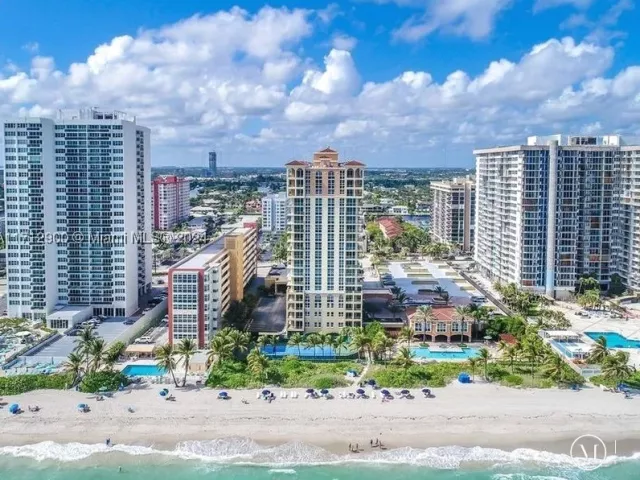 3-bedroom condo for rent in Hallandale Beach - 2080 S Ocean Dr 311 - MondialRealty