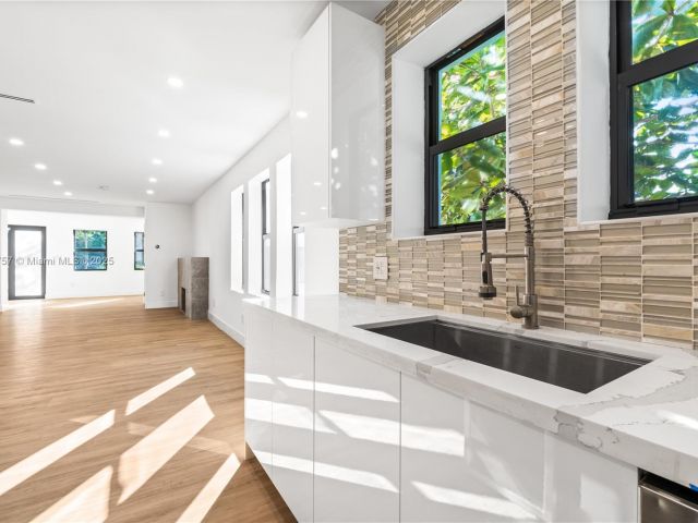 Home for sale at 665 NE 117th st - photo 5694837