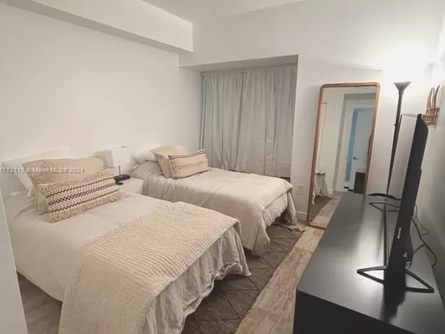 2-bedroom condo for sale in Miami - 650 NE 32nd St 3606 - MondialRealty