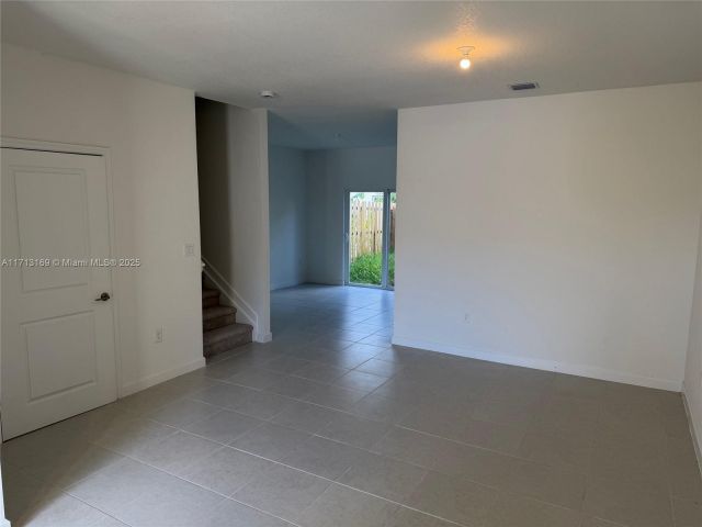 3-bedroom home for rent in Homestead - 2876 SE 25 AVE 2876 - MondialRealty