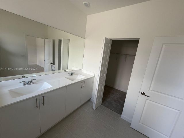 3-bedroom home for rent in Homestead - 2876 SE 25 AVE 2876 - MondialRealty