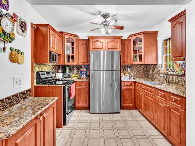 Home for sale at 2347 SW 18th St - photo 5970752