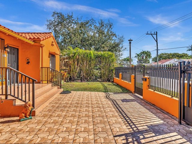 Home for sale at 2347 SW 18th St - photo 5970762