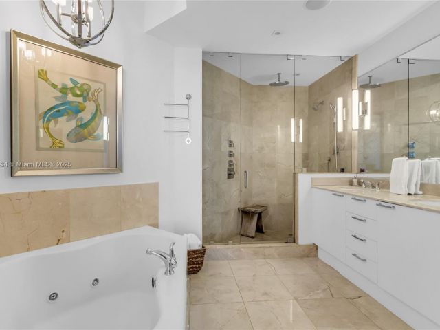 Apartment for rent  Unit #4202 - photo 5774541