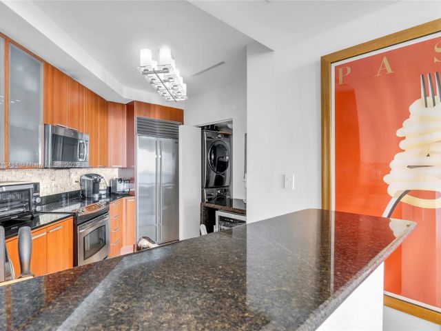 Apartment for rent  Unit #4202 - photo 5774550