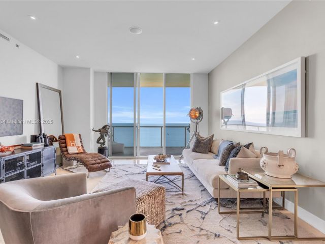 Apartment for rent  Unit #4202 - photo 5774557