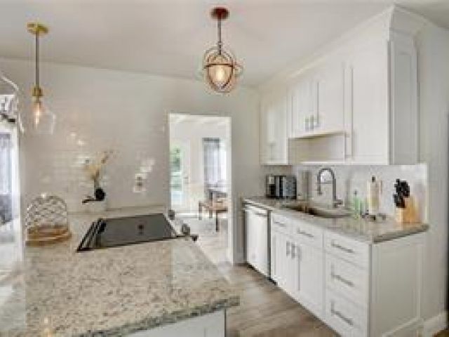 Home for rent at 10 S Swinton Cir - photo 6058398