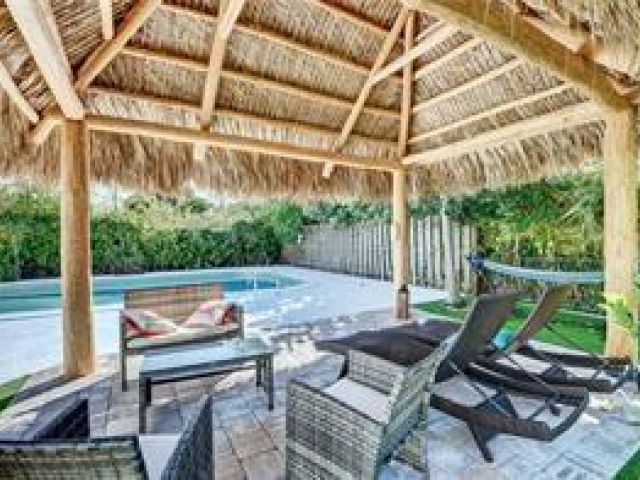 Home for rent at 10 S Swinton Cir - photo 6058401