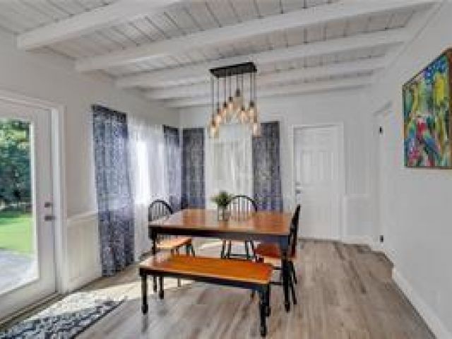 Home for rent at 10 S Swinton Cir - photo 6058407