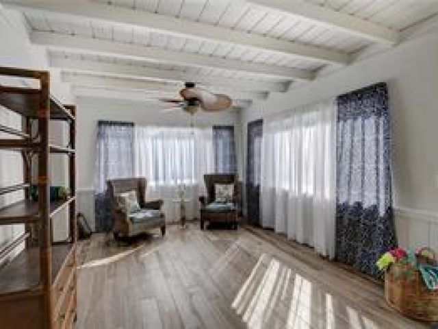 Home for rent at 10 S Swinton Cir - photo 6058408