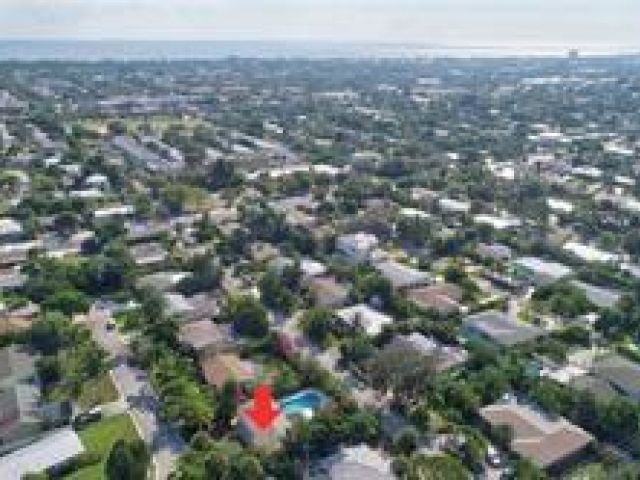 Home for rent at 10 S Swinton Cir - photo 6058412