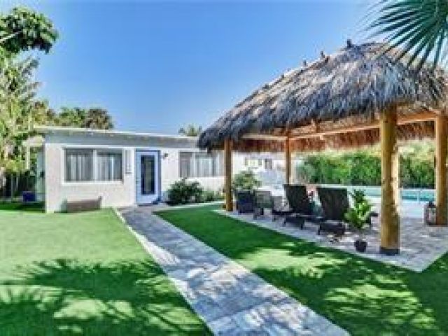 Home for rent at 10 S Swinton Cir - photo 6058414