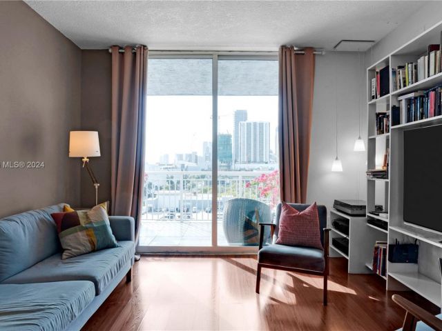 Apartment for sale  Unit #1005 - photo 5627684