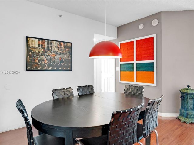 Apartment for sale  Unit #1005 - photo 5627685