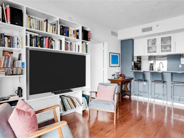 Apartment for sale  Unit #1005 - photo 5627688