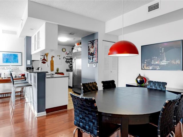 Apartment for sale  Unit #1005 - photo 5627690