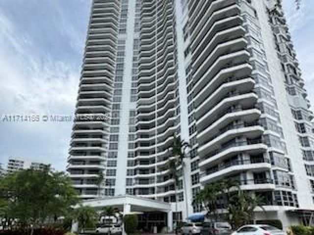 Apartment for sale  Unit #2602 + Parking - photo 5689937