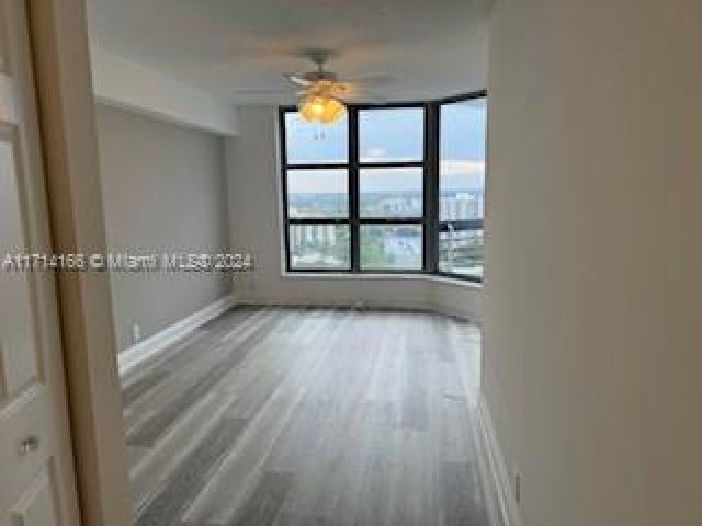 Apartment for sale  Unit #2602 + Parking - photo 5689939