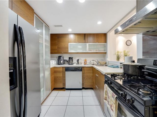 Apartment for sale  Unit #409 - photo 5903939