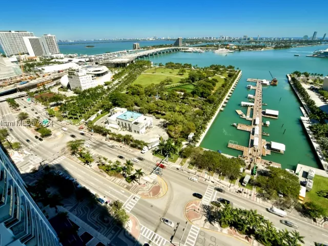 1-bedroom condo for sale in Miami - 888 Biscayne Blvd 2511 - MondialRealty
