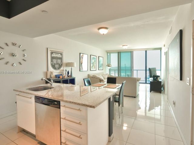 Apartment for sale  Unit #2511 - photo 5634936