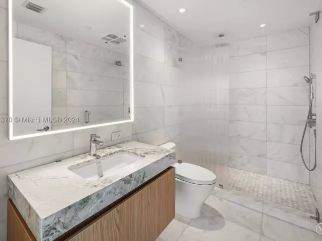 1-bedroom condo for sale in Miami Beach - 500 Alton Rd 908 - MondialRealty
