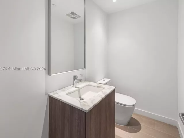 1-bedroom condo for sale in Miami Beach - 500 Alton Rd 908 - MondialRealty