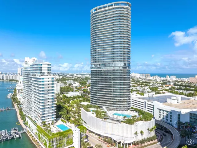 1-bedroom condo for sale in Miami Beach - 500 Alton Rd 908 - MondialRealty