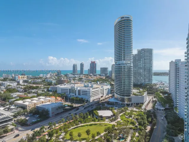 1-bedroom condo for sale in Miami Beach - 500 Alton Rd 908 - MondialRealty