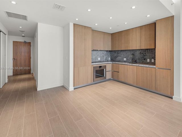 Apartment for sale  Unit #1108 - photo 5693641