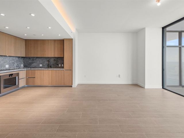 Apartment for sale  Unit #1108 - photo 5693643