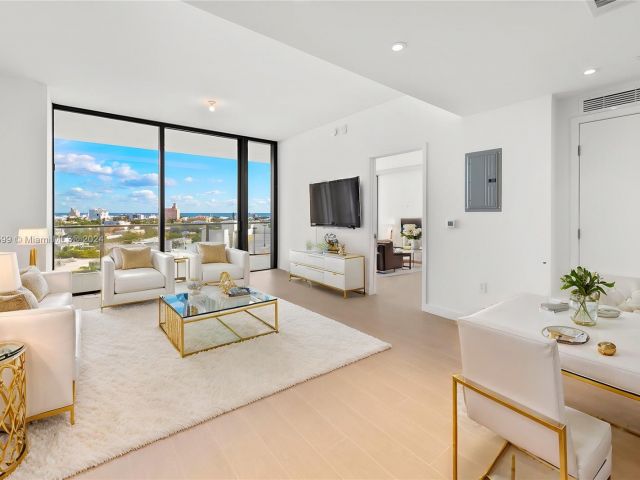 Apartment for sale  Unit #1108 - photo 5693649